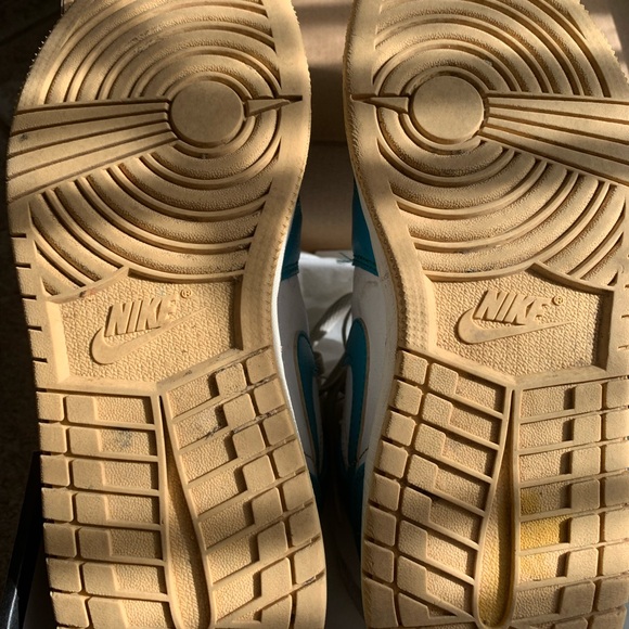 Air Jordan 1 Mid - Picture 5 of 7